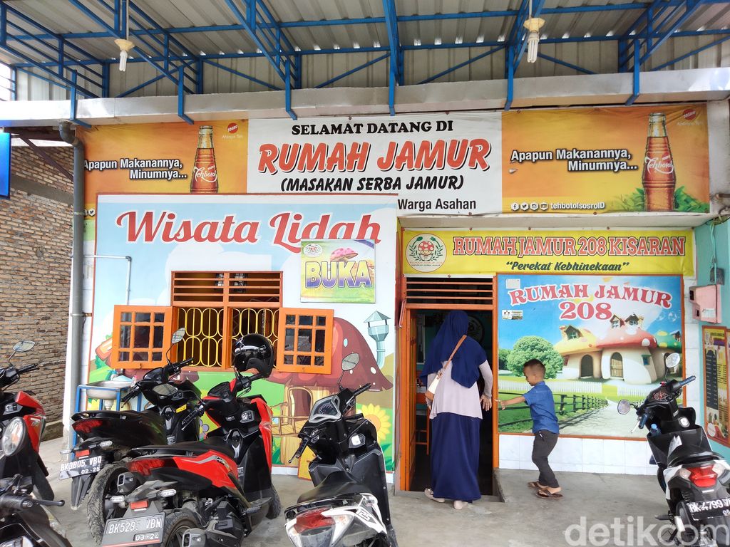 Segar Renyah! Ayam Jamur Sambal Pecak di Rumah Jamur Kisaran