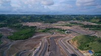 Menyambut gelaran MotoGP bulan Oktober mendatang, pengerjaan Sirkuit MotoGP Mandalika terus dikebut. Sempat delay, sirkuit ditargetkan rampung Juni ini (Wisnu/20detik)