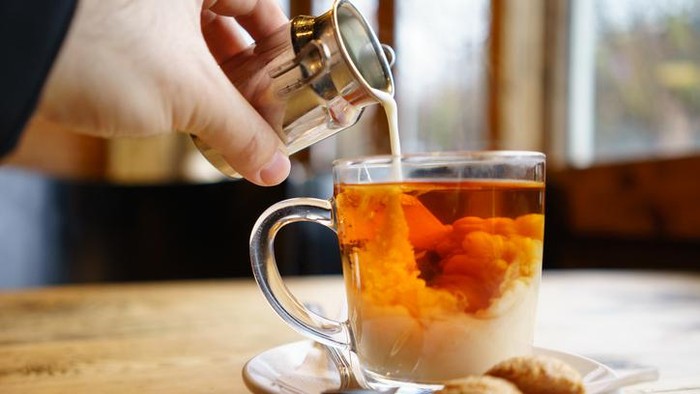 teh susu jenis teh yang cocok dicampurkan gula dan susu