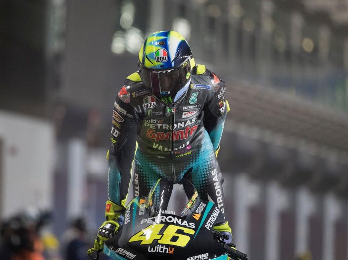 DOHA, QATAR - APRIL 03: Valentino Rossi of Italy and Petronas Yamaha SRT strats from box during the qualifying practice during the MotoGP of Qatar - Qualifying at Losail Circuit on April 03, 2021 in Doha, Qatar. (Photo by Mirco Lazzari gp/Getty Images)