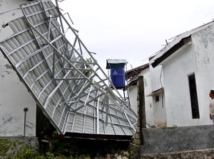 Ratusan Rumah Korban Badai Siklon Seroja di Kupang Dapat Bantuan