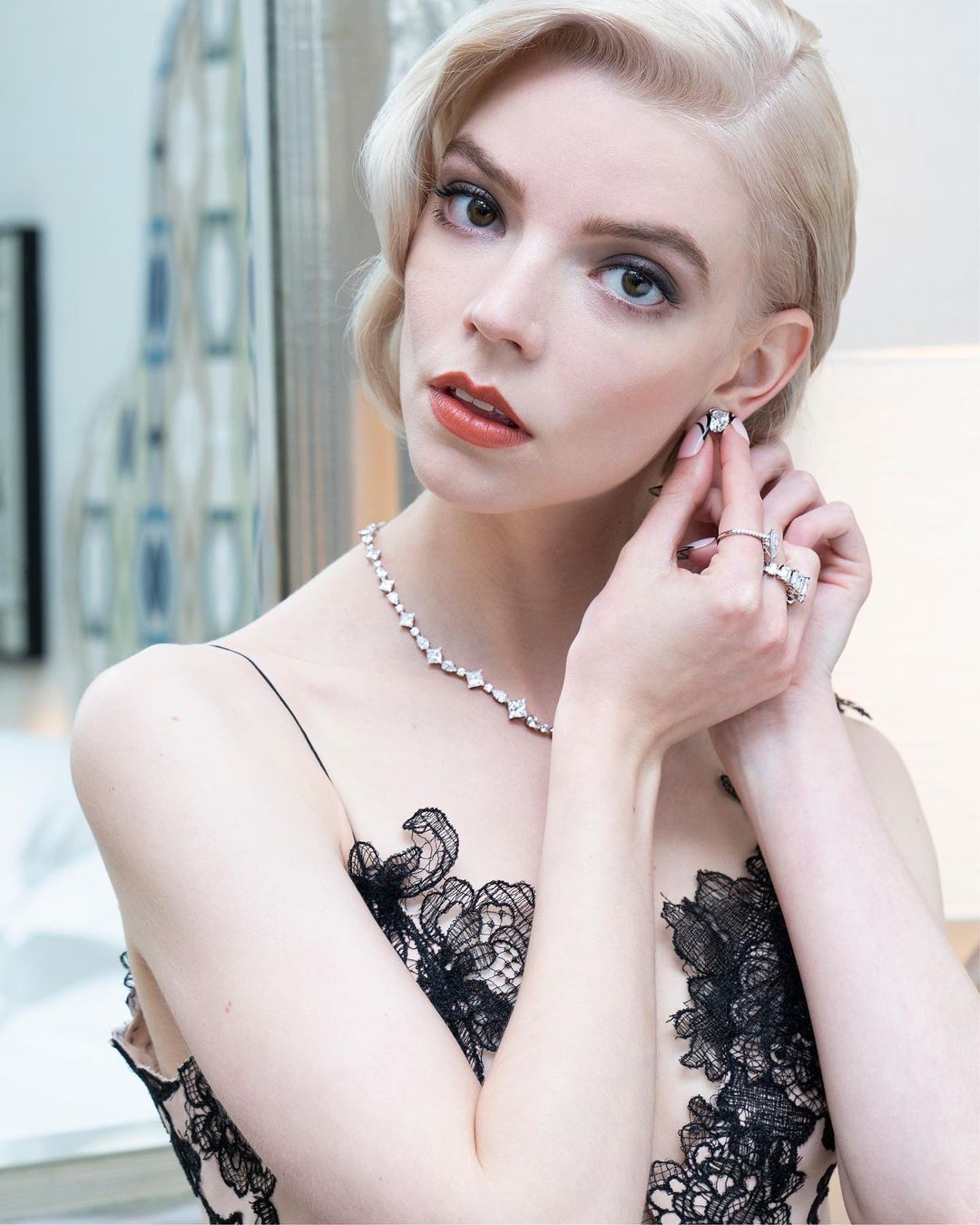 Anya Taylor-Joy di SAG Awards 2021