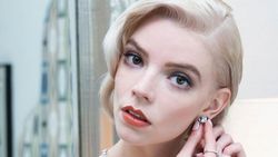 Anya Taylor-Joy Dikucilkan Disebut Gak Cantik, Kini Jadi Bintang Hollywood