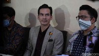 Untuk itu, Atalarik Syah dan tim kuasa hukumnya mengucap syukur. (Foto: Noel/detikcom)  