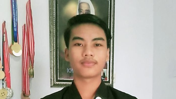 Medali emas hard kata putra Ku 16-18 tahun, M Salahuddin Kevin Santosa asal Jawa Timur