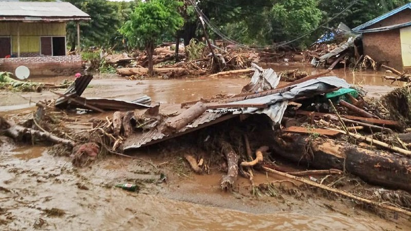 Banjir Bandang di NTT, Warga Butuh Tempat Mengungsi-Makanan