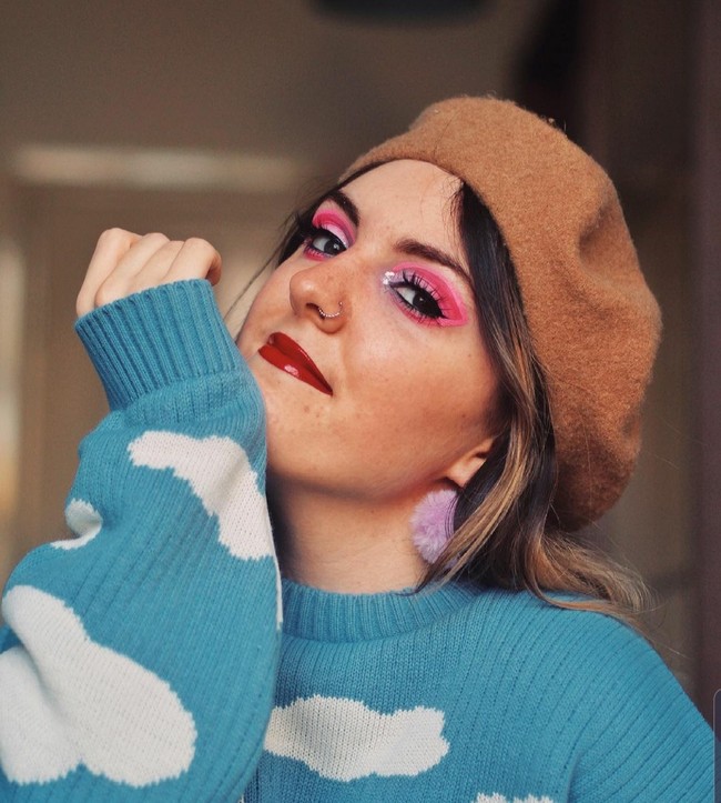 Selain membahas body positivity, dan kesehatan mental, Becca juga kerap mengunggah foto makeup.Foto: Dok. Instagram/@beccabutcherx