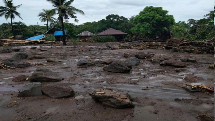 Dampak banjir bandang di Kabupaten Lembata NTT yang mengakibatkan 11 orang tewas (dok BNPB)