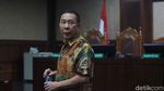 Tok! Jempol Djoko Tjandra saat Divonis 4,5 Tahun Penjara
