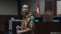 Selain itu, tujuan memberikan uang ke Irjen Napoleon dan Brigjen Prasetijo agar keduanya membantu penghapusan DPO Djoko Tjandra di imigrasi. Djoko Tjandra berharap bisa bebas masuk ke Indonesia.  