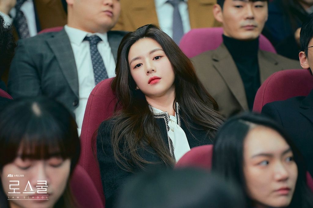 drama Korea Law School, Go Yoon Jung