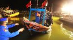 Korban Kapal Tenggelam di Indramayu Dievakuasi