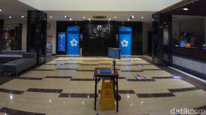 Kejaksaan Agung (Kejagung) menyita Hotel Brothers yang diduga berkaitan dengan tersangka skandal Asabri, Benny Tjokrosaputro. Meski telah disita, hotel yang terletak di kawasan Solo Baru, Grogol, Kabupaten Sukoharjo tersebut masih beroperasi seperti biasa.