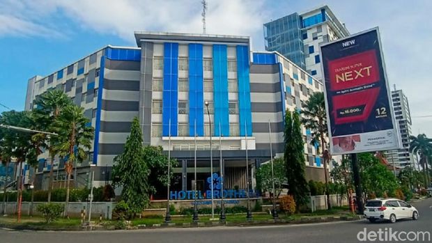 Kejaksaan Agung (Kejagung) menyita Hotel Brothers yang diduga berkaitan dengan tersangka skandal Asabri, Benny Tjokrosaputro. Meski telah disita, hotel yang terletak di kawasan Solo Baru, Grogol, Kabupaten Sukoharjo tersebut masih beroperasi seperti biasa.