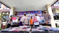 Setelah menghabisi nyawa korbannya, NAF mengambil harta benda milik korban. Untuk korban pertama meliputi sepeda motor, ponsel helm, anting, dompet dan tas kecil sedangkan barang yang hilang dari korban kedua meliputi sepeda motor, ponsel dan dompet.  