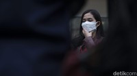 Tak tanggung-tanggung, Sierra pun mengancam melaporkan M ke polisi jika tuntutan itu tak dipenuhi.
