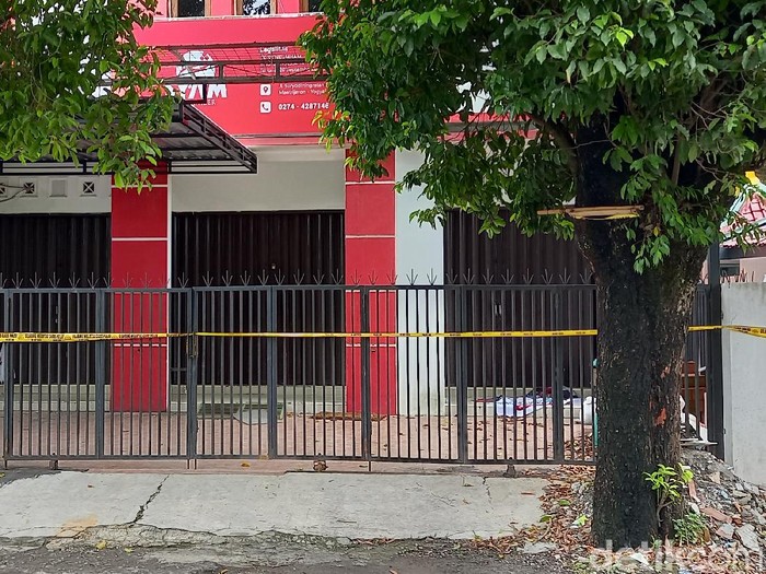 Kantor Syam Organizer Yogyakarta digeledah Densus 88 pada Minggu (5/4/2021).