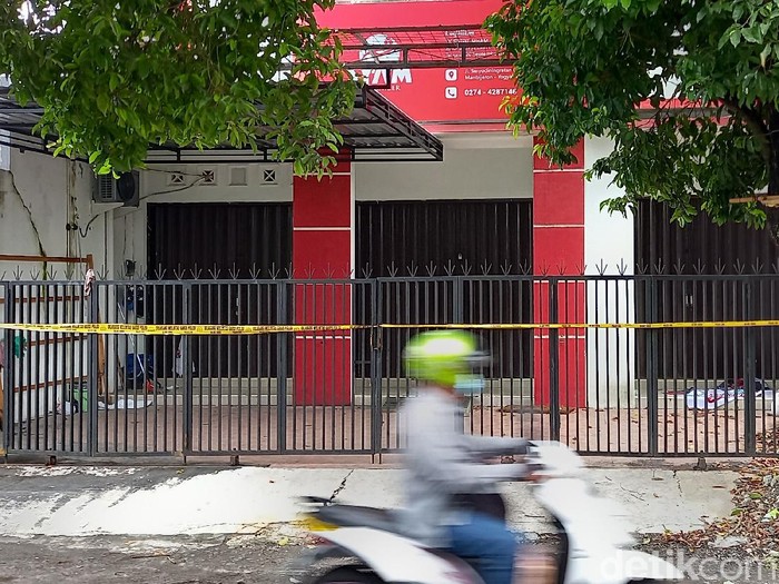 Kantor Syam Organizer Yogyakarta digeledah Densus 88 pada Minggu (5/4/2021).