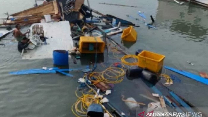 Kapal Rombongan Kunjungan Bupati Buton Selatan Kecelakaan (Foto: Antara)