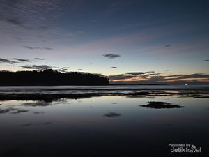 Pantai Legon Pari Banten yang Mempesona