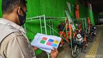Melihat Aksi Para Pelukis Amatir Percantik Kolong Tol Bintaro