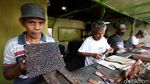Menengok Produksi Cap Batik di Solo