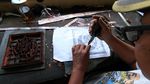 Menengok Produksi Cap Batik di Solo