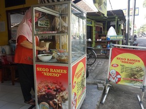 Nikmatnya Sarapan Nasi Rames Ndeso Rp 5.000 yang Mengenyangkan