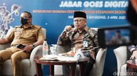 Sementara itu, Kepala Kantor Perwakilan Bank Indonesia Jabar Herawanto menambahkan dari sisi pengeluaran praktis baik Jawa Barat dan 27 Kota atau kabupaten sudah mencapai 100 persen. Berbanding terbalik dengan penerimaan pendapatan daerah.  