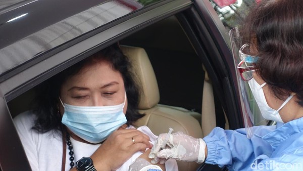 Rencananya pos pelayanan vaksinasi ini akan melayani hingga 5.000 orang pelaku pariwisata pekerja transportasi publik, dan pekerja di sektor publik di Kabupaten Sleman. Rencananya pos pelayanan vaksinasi ini akan melayani hingga 5.000 orang pelaku pariwisata pekerja transportasi publik, dan pekerja di sektor publik di Kabupaten Sleman.