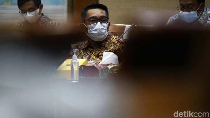 DPR mengundang Asosiasi Daerah Penghasil Migas dan Energi Terbarukan (ADPMET). Mereka membahas RUU tentang Energi Baru dan Terbarukan (EBT) dari perspektif kepala daerah.