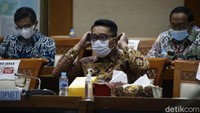 RK bicara soal masa depan pengelolaan energi di daerah. Saat ini, Indonesia masih banyak bergantung pada bahan bakar fosil.