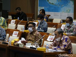 Janji (Palsu) Transisi Energi