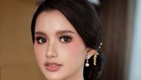 Sarah Menzel memang dikenal sebagai selebritas muda dengan paras cantik. Foto: Instagram/@ssarah_menzel, @estherkwanmua