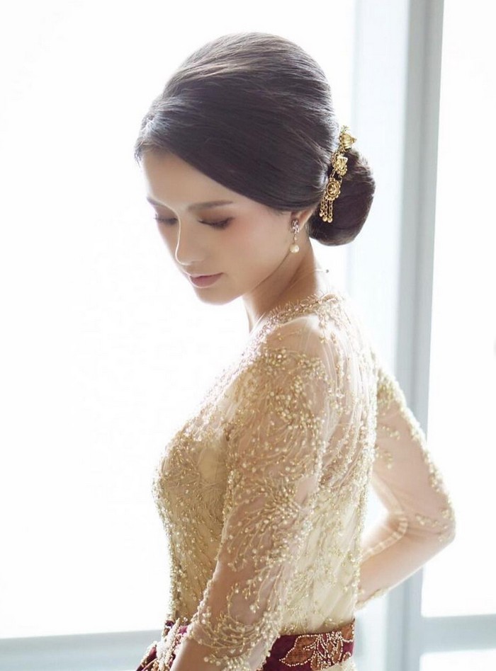 Sarah menzel pacar azriel hermansyah di pernikahan Aurel dan atta