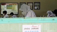 Kelas X sengaja dipilh oleh guru sekolah karena mereka murid baru yang sama sekali belum bertemu dengan teman, guru, serta karyawan di sekolah itu.