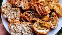 Ingin jajan tahu kriuk dengan berbagai isian? Gerai KeTahuan adalah jawabannya. Ada banyak varian yang ditawarkan mulai dari isian sosis, sosis keju, ayam, jamur, original. Foto: Instagram @jktfoodbang