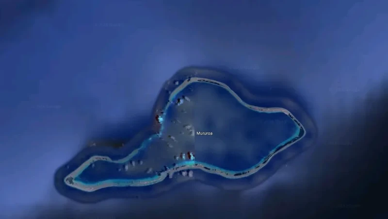 Moruroa adalah atol kecil di selatan Laut Pasifik. Tidak jelas mengapa pulau ini disensor tapi kuat dugaan karena sejarah nuklir di pulau tersebut, sebagaimana dikutip dari The Sun.

2.
Rumah yang disensor ini adalah rumah penculik Ariel Castro. Dia dipenjara seumur hidup plus 1.000 tahun penjara. Namun baru sebulan divonis, dia memngakhiri hidupnya sendiri.

3.
Ini masih jadi misteri, bahkan bagi Jane Allison yang sudah tinggal di sana sejak tahun 2000.

4.
Jeannette adalah pulau di Rusia yang berwarna hitam total. Pulau ini umumnya ditutupi es. Belum diketahui penyebabnya ditutupi Google Maps.

5.
Markas militer Ayioi Anargyroi di Athena diblur, kemungkinan dikarenakan alasan keamanan nasional.

6.
ARECA La Hague adalah fasilitas pemrosesan ulang bahan bakar nuklir di Prancis yang dirahasiakan Google. Lokasi ini kontroversial semenjak Greenpeace berkampanye untuk penutupannya sejak 1997. Mereka mengklaim bahwa tempat ini membuang satu juta liter limbah radioaktif cair per hari ke laut.



7.
Dowództwo Wojsk Specjalnych adalah Komando Pasukan Khusus. DWS bertanggung jawab untuk memimpin dan melatih Pasukan Khusus Polandia, meskipun organisasi yang berbeda menangani ini sekarang. Tidak mengherankan lokasi ini disamarkan.

8.
Patio de los Naranjos merupakan sebuah area di Almeria, Spanyol. Kemungkinan dikarenakan bangunan pemerintah yang ada.


9.
Sandy Islands atau Phantom Island ditampilkan di Google Maps hingga November 2012, ketika ilmuwan Australia mengonfirmasi ketidakhadiran pulau itu. Sekarang yang tersisa hanyalah pemandangan di dasar laut yang bentuknya sama dengan pulau aslinya.

10.
Bagian dari kiri dari Korea Utara diblur pada Google Maps. Tidak ada keterangan nama sekaipun.

11.
Pulau Amchitka adalah tempat uji coba nuklir bawah tanah AS pada 1950-an, 60-an, dan 70-an. Pencarian di Google Mapshanya  menunjukkan bagian yang diburamkan.  Saat ini lokasi tersebut sedang dalam pengamatan untuk kebocoran radioaktif.