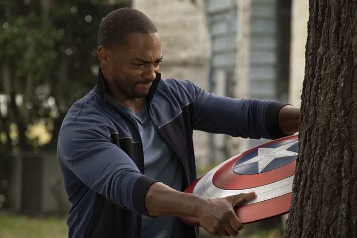 (L-R): Rhodey (Don Cheadle) and Falcon/Sam Wilson (Anthony Mackie) in Marvel Studios THE FALCON AND THE WINTER SOLDIER exclusively on Disney+. Photo courtesy of Marvel Studios. ©Marvel Studios 2021. All Rights Reserved.
