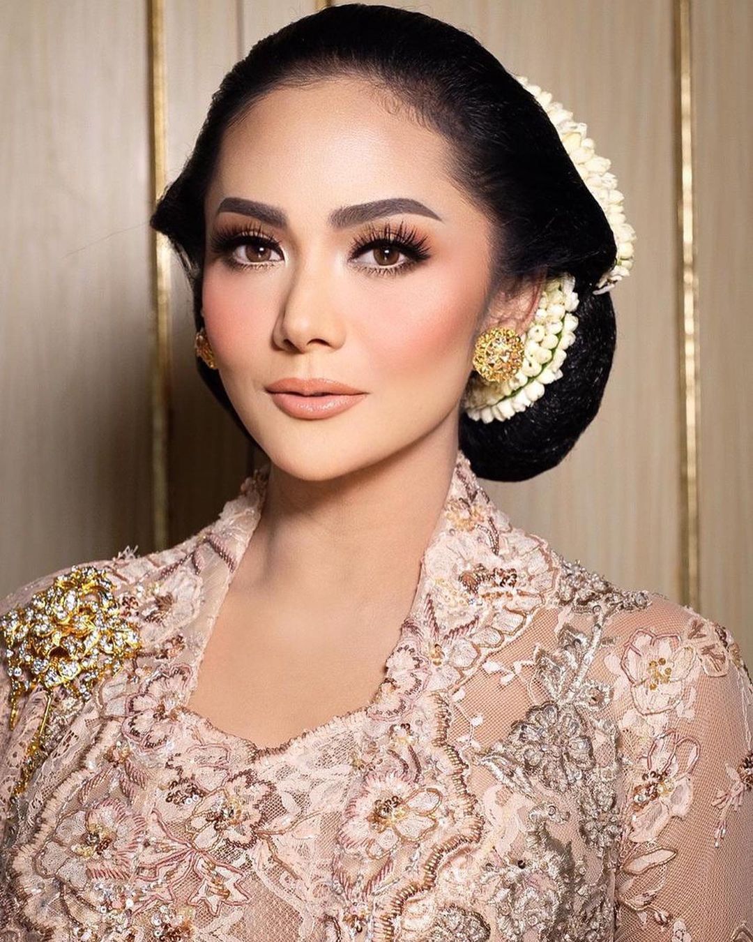5 Tips Diet Krisdayanti yang Tampil Ramping di Pernikahan Aurel Hermansyah