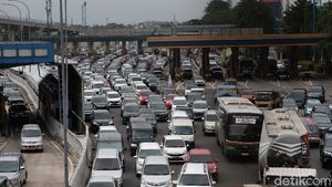Sehari Usai Libur Panjang, Tol Jagorawi Arah Jakarta Macet