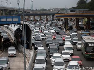 Sehari Usai Libur Panjang, Tol Jagorawi Arah Jakarta Macet