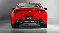 Ini buritan belakang Toyota GR 86, dua muffler yang bukan cuma pajangan. Foto: Toyota Motor Corporation