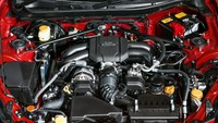 Terbaru, Toyota GR 86 punya semburan tenaga dan torsi lebih besar. Sebab, Toyota GR 86 kini menggunakan mesin berbahan bakar bensin Boxer 2.4 liter. Semburan tenaganya sekarang mencapai 235 PS di 7.000 rpm (di generasi sebelumnya, bermesin Boxer 2.0 liter bertenaga 207 PS). Sedangkan torsi maksimalnya mencapai 250 Nm alias naik 38 Nm. Toyota mengklaim waktu nol hingga 100 km/jam dalam 6,3 detik, lebih cepat dari 1,1 detik dari model sebelumnya.  Foto: Toyota Motor Corporation