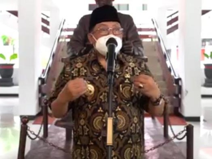 Wali Kota Blitar Santoso