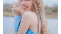 Wendy Red Velvet akan menyapa para penggemarnya lewat debut solo yang dikabarkan berlangsung pada hari ini (5/4). Ia akan mengeluarkan album bertajuk Like Water. Foto: Instagram @todayis_wendy/Red Velvet SNS