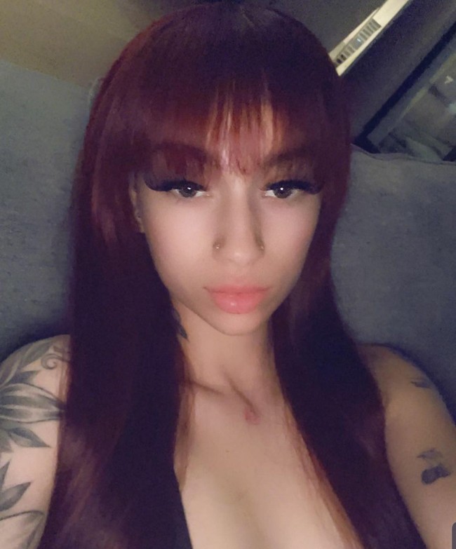 Rapper cantik Bhad Bhabie jadi kontroversi setelah mengungkap pekerjaan sampingannya. Rapper 18 tahun itu mendapatkan uang miliaran rupiah hanya dalam waktu enam jam.  Foto: Dok. Instagram/@bhadbhabie