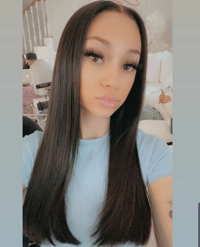 Konten seksinya semakin ekstrem di platform OnlyFans-nya. Bhad juga tidak segan menunjukkan banyak kulitnya di OnlyFans. Foto: Dok. Instagram/@bhadbhabie