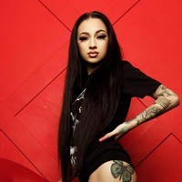 Bhad merupakan rapper muda dengan penghasilan miliaran rupiah. Di 2017, pemilik nama asli Danielle Bregoli itu didapuk sebagai brand ambassador merek kecantikan Copy Cat Beauty. Tak tanggung-tanggung, nilai kontraknya mencapai US$ 900 ribu atau sekitar Rp 12,7 miliar. Foto: Dok. Instagram/@bhadbhabie