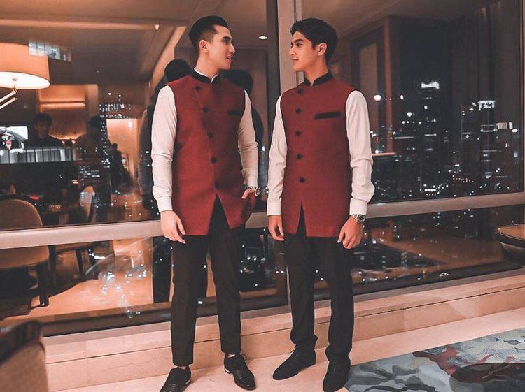 8 Gaya Bridesmaid & Groomsmen Pernikahan Aurel, Bajunya Kena Nyinyir Netizen